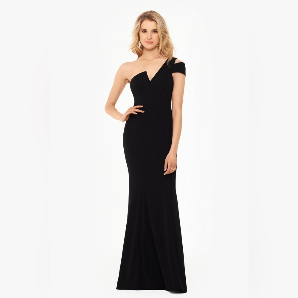 BETSY & ADAM PAULINA" CUTOUT ONE SHOULDER FLOOR LENGTH GOWN SIZE 14 B1855